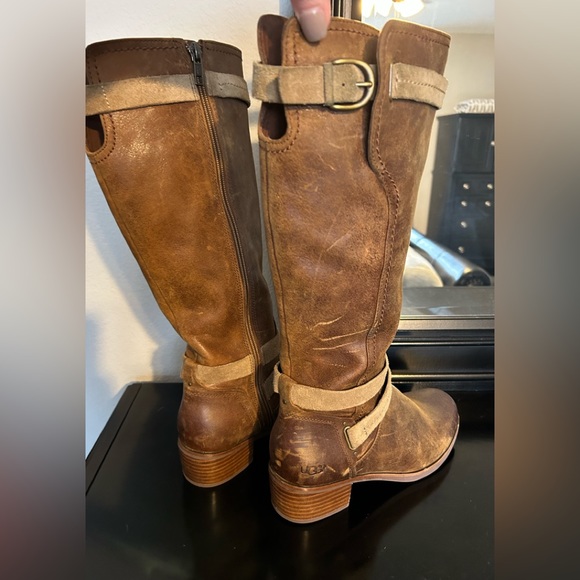 UGG brown leather boots. Size 8.5 - Picture 4 of 9